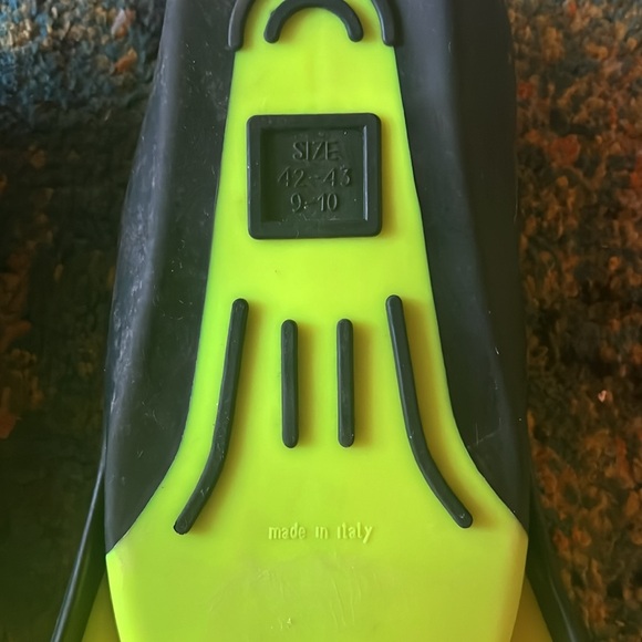 Aeris Velocity Scuba/Dive Fins - Picture 3 of 3